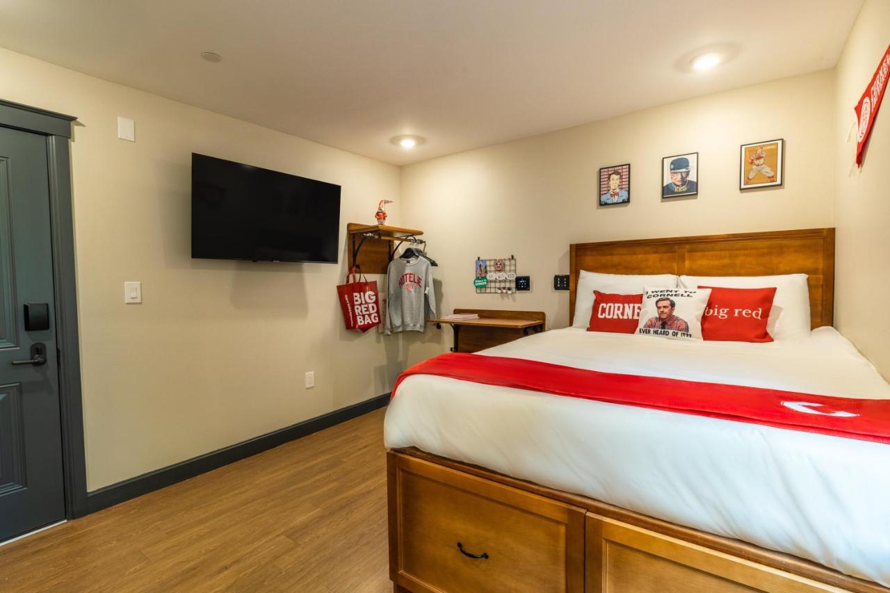 The Dorm Hotel イサカ エクステリア 写真